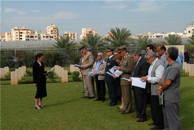 مراسم احياء الذكرى في حضور سفيرة أوستراليا في لبنان جاين دين وممثل قائد الجيش العميد مارون خريش، الملحق العسكري البريطاني جايلز تايلور والملحق العسكري الايطالي أنطونيو باتيللي ورئيس بلدية حارة صيدا سميح الزين وممثل عن بلدية صيدا  .